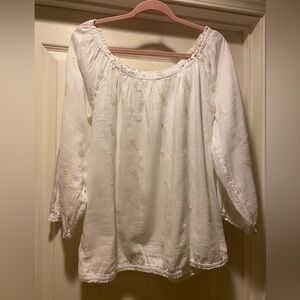 Old Navy, size XL, white too with pineapple details. Cute and comfortable.